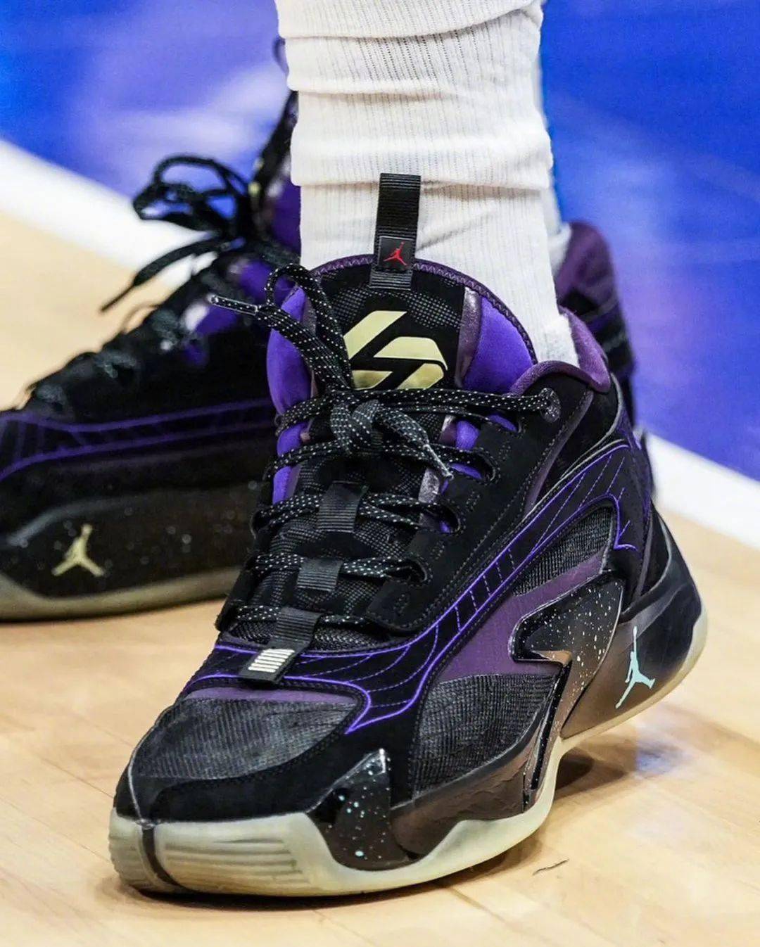 东契奇2代签名鞋_代是_luka_jordan