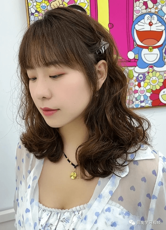 2023超火爆款烫发"锁骨烫"