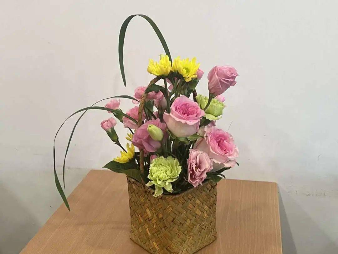 春光花香溢,巾帼绽芳华——宛平街道妇联开展插花手工技能培训活动