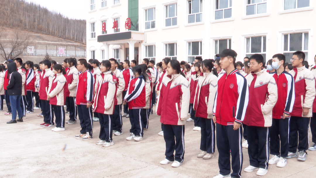 鄂伦春中学开展春季校园消防安全演练 筑牢校园安全"防火墙"_意识