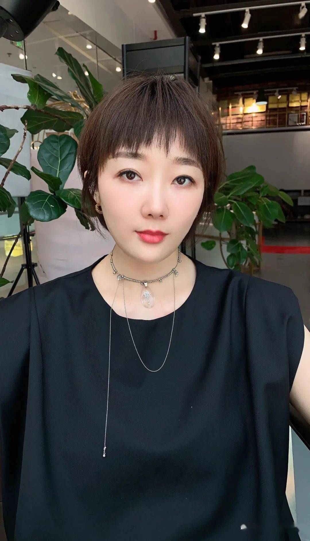 精致减龄超短发