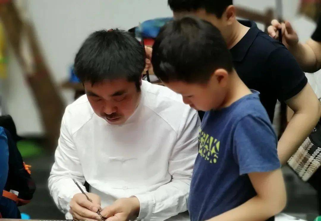 屯溪老街杨文笔庄体验毛笔制作老胡开文墨厂体验徽墨制作-描金歙县老