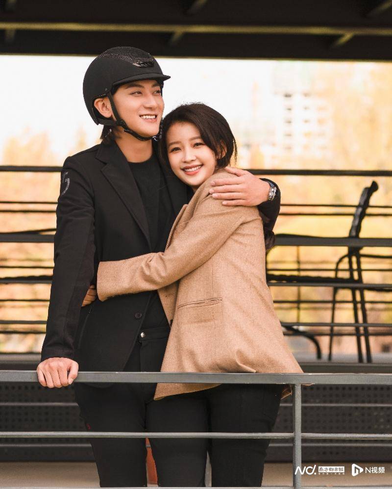 孙怡:黄子韬是一个很有激情的人,时时刻刻都保持在工作状态,都是在一