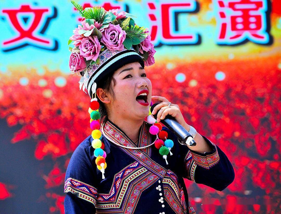 吹响芦笙唱起歌 快乐的拉祜族葫芦节