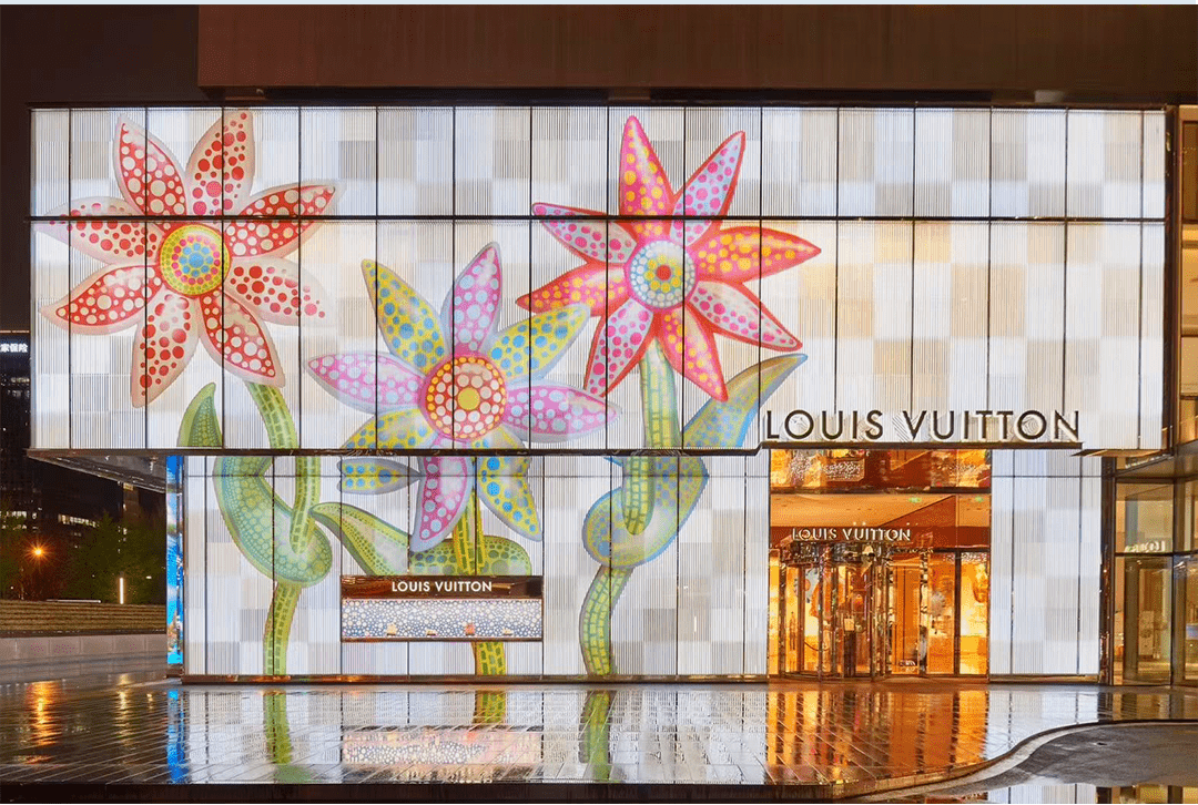 路易威登草间弥生合作系列橱窗亮相国贸商城_导航_地下_蓝牙