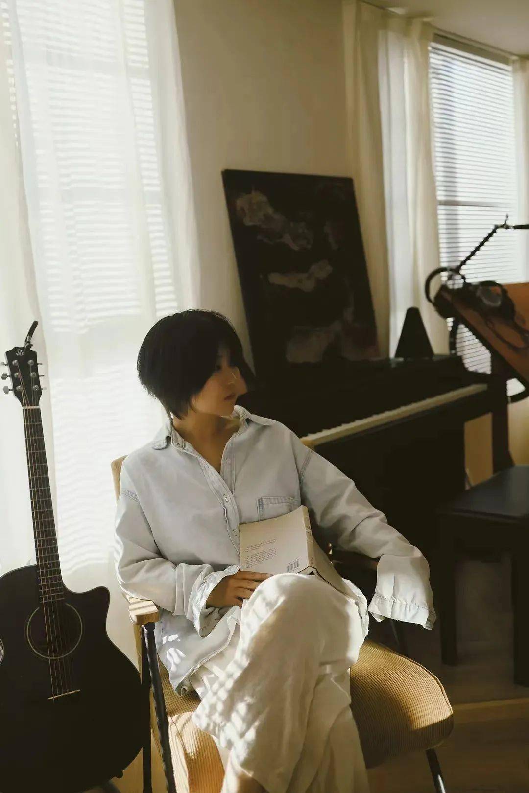 35岁,未婚未育,不上班不社交,她坚持过"非主流生活"_雷梅_北京_胡同