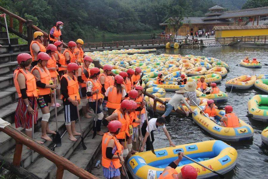 2023年八寨沟森林漂流正式开漂,限时特价不容错过~_景区_救生服_钦州