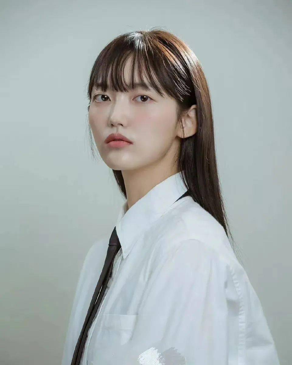 26岁韩国女星在家中去世,死因疑似抑郁症,生前发布视频画面诡异_郑彩