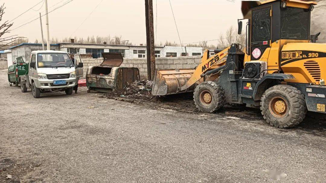 城管执法局环卫中心开展"宜居靓家园 健康新生活"爱国