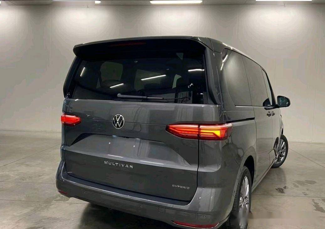 大众multivan迈特威:质感十足,灯组变化明显,2.