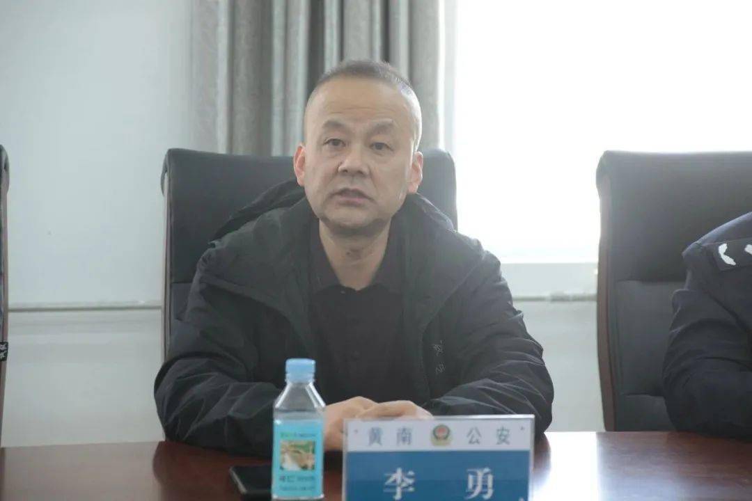 13日下午3时,黄南州副州长,州公安局局长李勇,消防支队双主官在民警的
