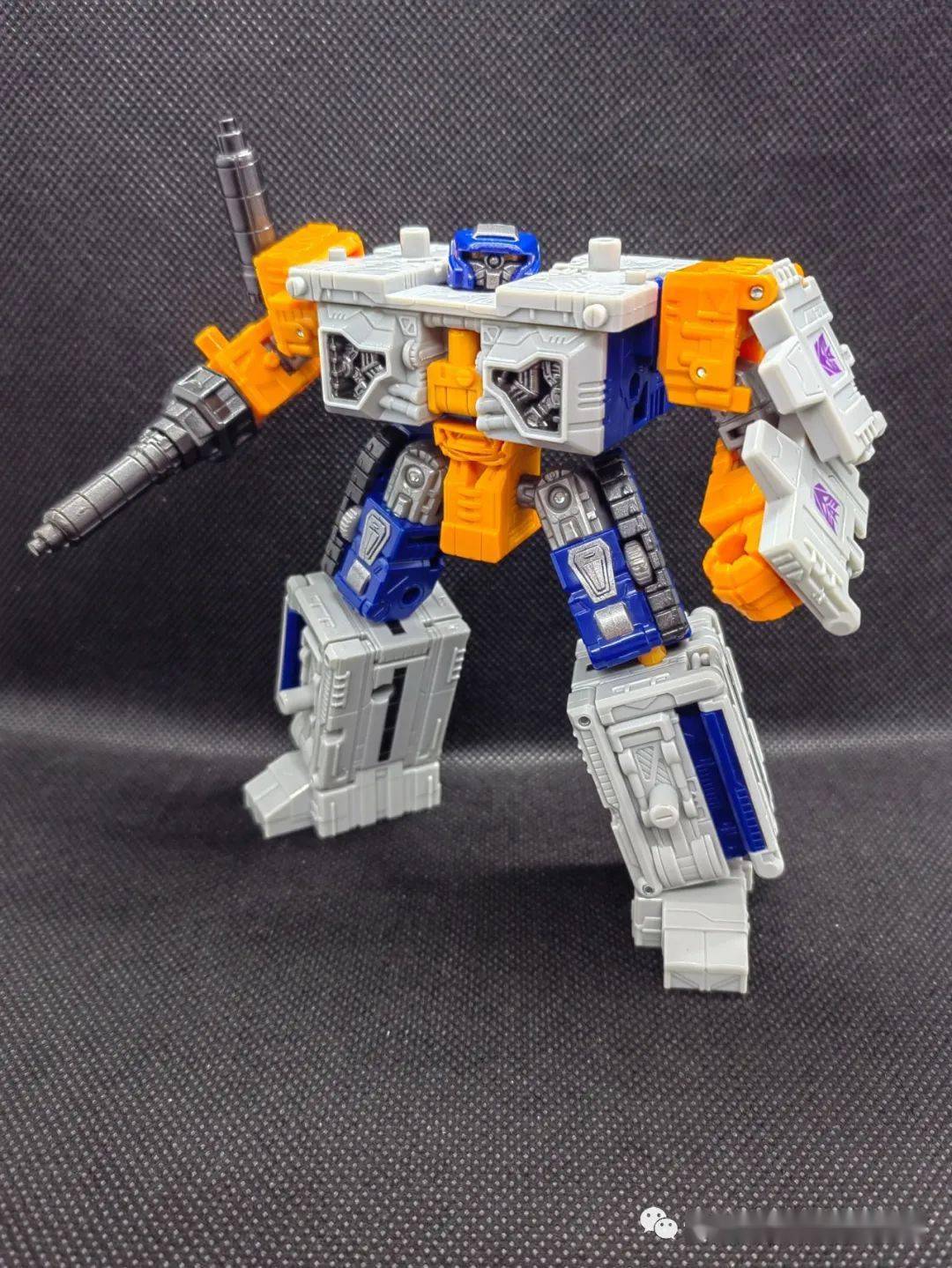 【评玩具】子小天:蟹子测评《变形金刚 地出d级无线电,陌生的角色,有