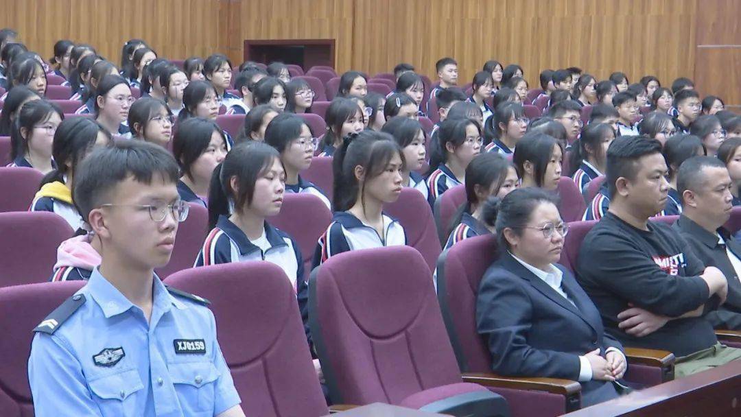 惠水民族中学:"沉浸式"普法为成长护航_模拟_法律_校园欺凌