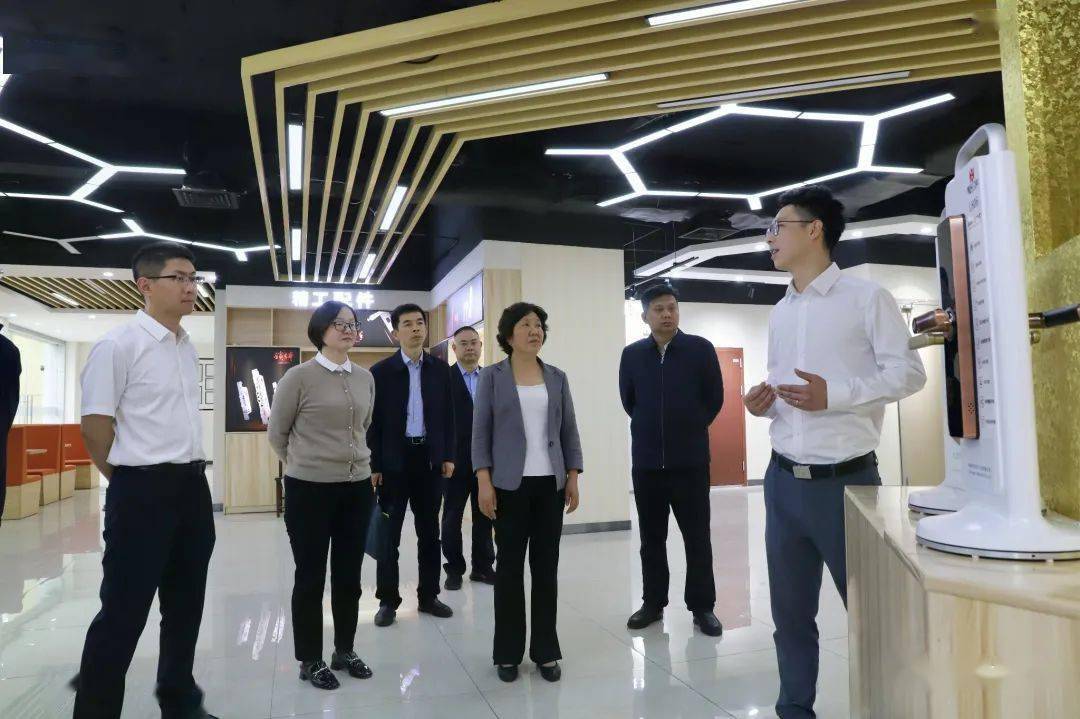 王淑霞到四川弈新实业集团考察招商_洛宁_发展_企业
