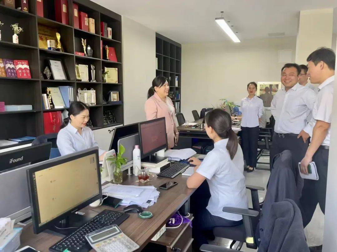 集团工会开展走基层,听心声,解难题座谈活动_工作_创新_李艳勤