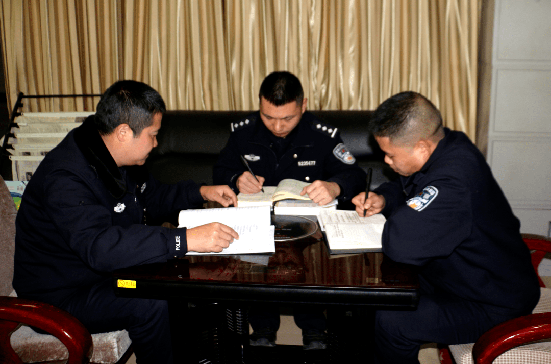 夯基础 促提升 毕节监狱开展狱内侦查民警到狱内侦查科跟班学习_方式_素质_工作