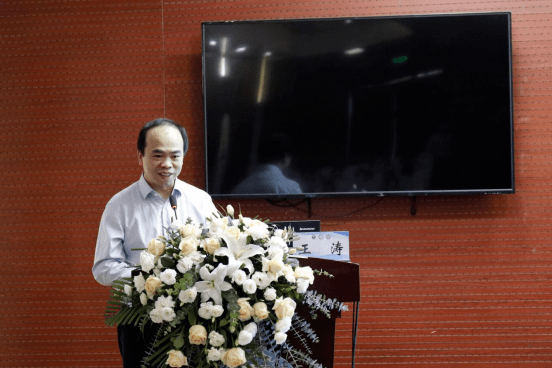 委员,吉林省医学会妇产科学分会主任委员,吉大二院妇产科教授崔满华