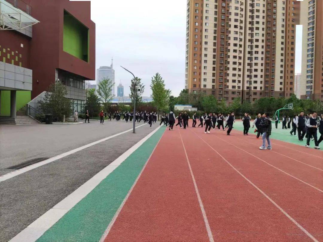 天桥区国动办制定了《济南市天桥区宝华中学应急疏散演练方案》,规划