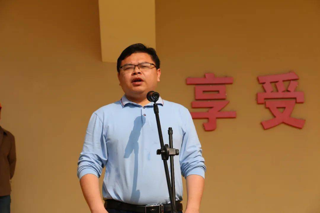 为期两天的蕉岭中学第十五届师生体育运动会的拉开序幕,刘广泉副校长