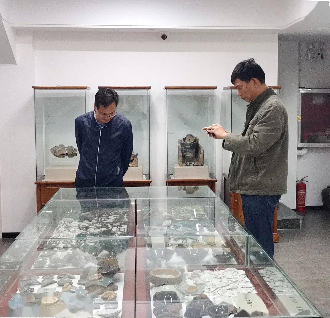 郑建明简介:上林湖后司岙窑址发掘领队,复旦大学教授,博导