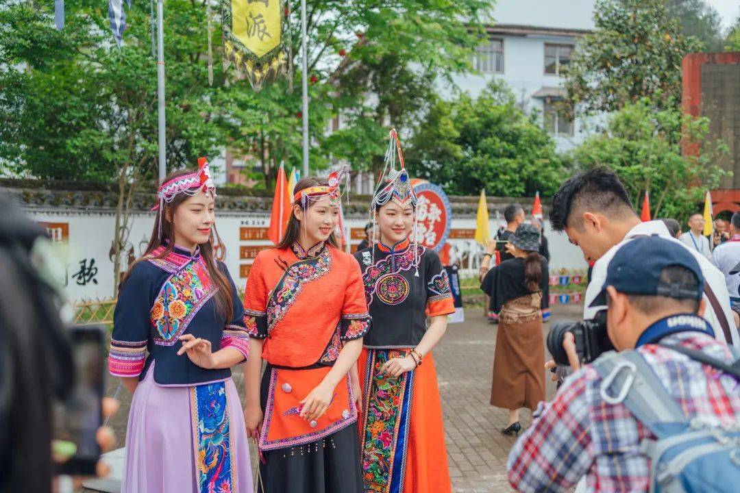 这一次泰顺"三月三"畲族风情旅游节又刷屏朋友圈了.