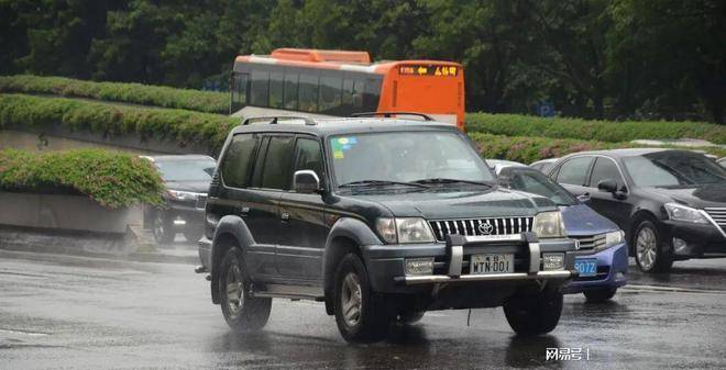 02式车牌展播① 丨 丰田霸道90 日产蓝鸟 菲亚特派力奥_搜狐汽车_搜狐