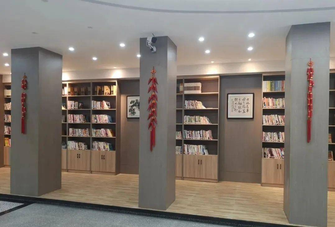 开明书店席地而坐,一本书看半天这是有些襄阳人的读书记忆不过如今