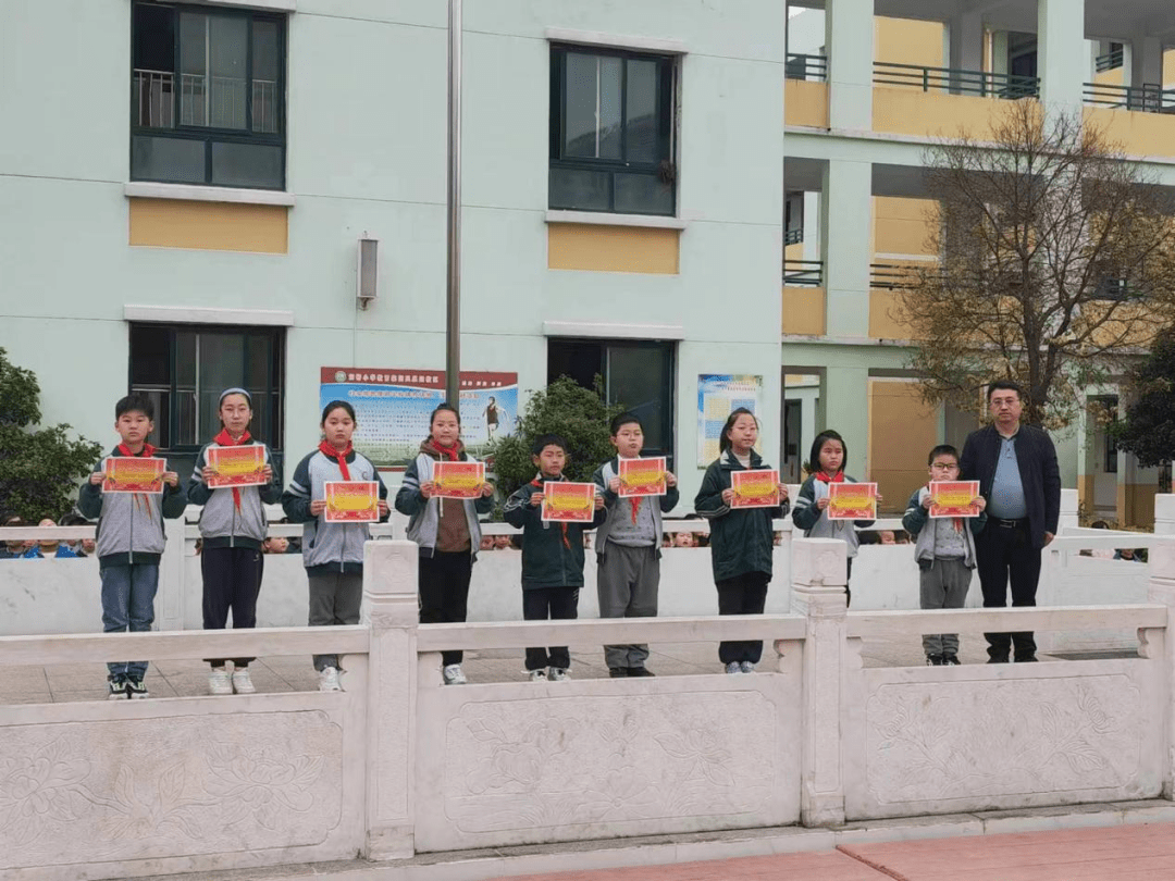 东桥小学凤凰园校区"阅读悦好·浸润童心"读书节系列活动掠影_年级