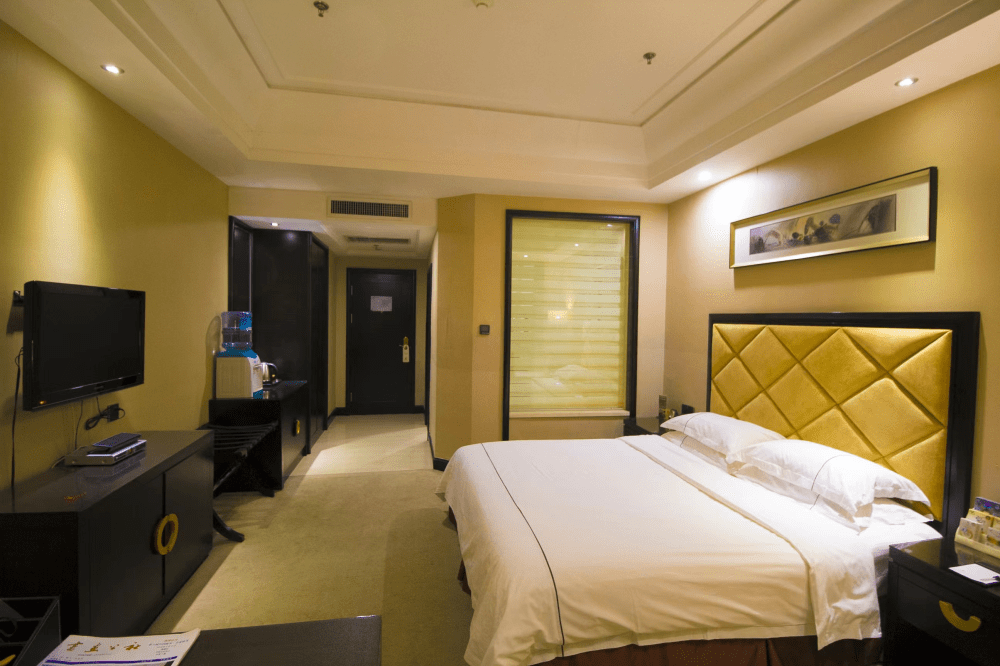 临朐县民主路与顺河路交汇处4398号伟成大酒店268元/间/天●临朐县