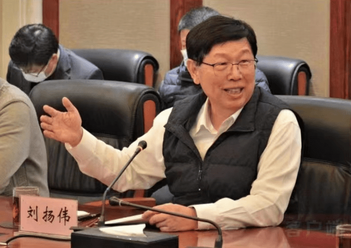 "——富士康科技集团董事长兼总经理刘扬伟三次访问河南侧记_郑州_的