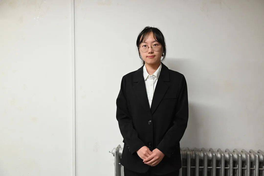 反方一辩李菲菲反方二辩唐艺嘉反方三辩钟宫婷反方四辩刘一李d3-d1