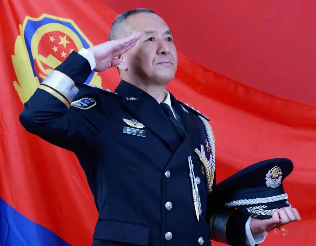 "老陈"和"小陈" ——警察女儿与即将退休的警察父亲的那些事_工作