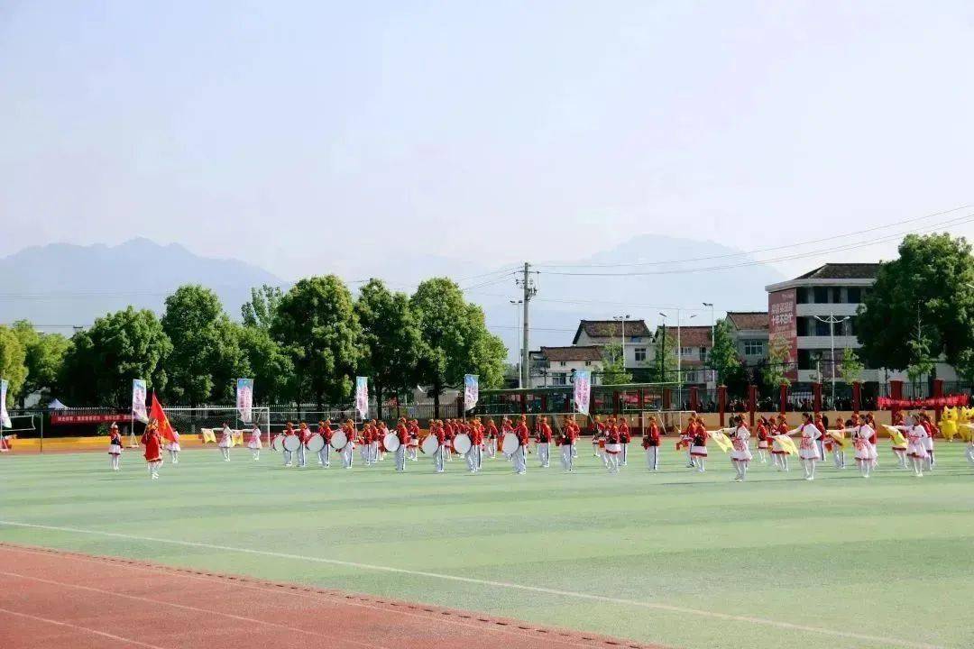 顽强拼搏展风采 | 勉县2023年中小学生田径运动会汉中市仁德学校再创