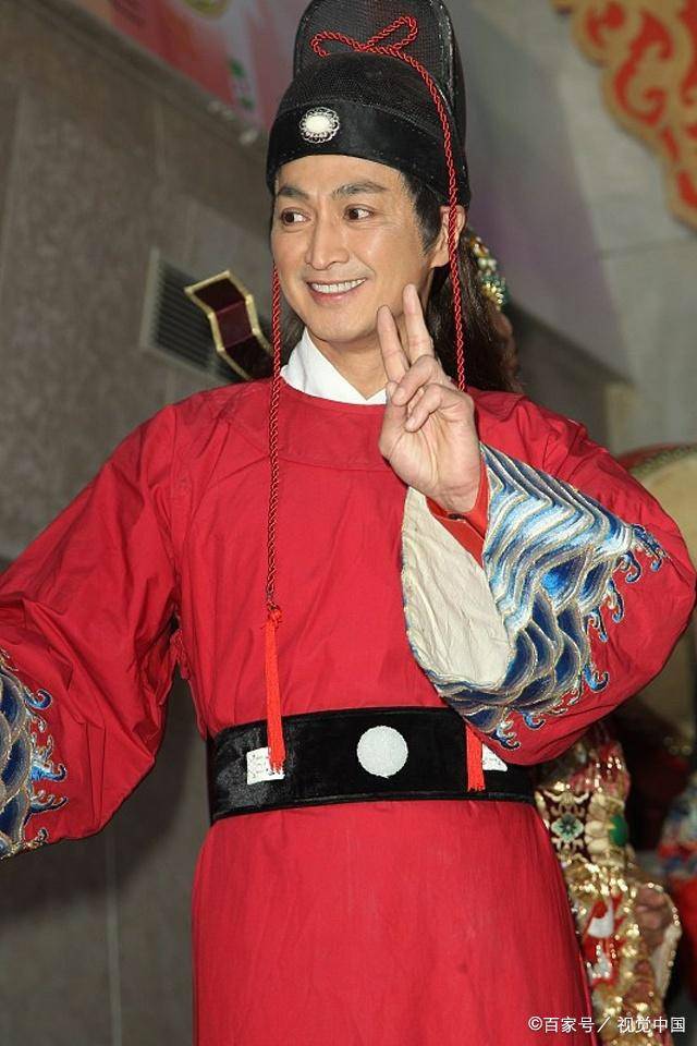 因出演《包青天》展昭一角一夜成名,今却少为人知_何家劲_印象_作品