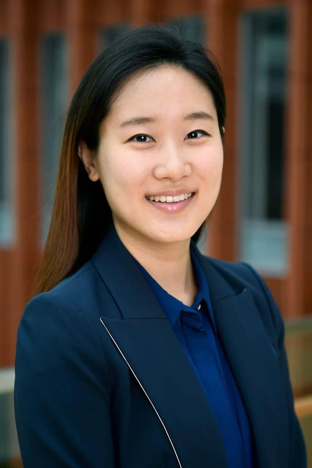 博士(dr eun woo kim)来自韩国,她在韩国延世大学获得本科和硕士学位