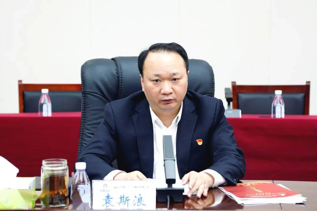 中国二十二冶集团召开"弘扬劳模精神 凝聚奋进力量"劳模座谈会