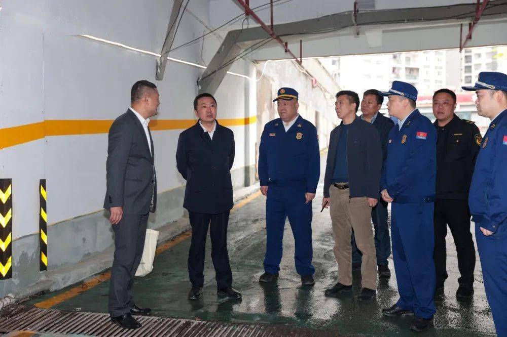 酉阳县委常委,县政府常务副县长吴彪率队开展"五一"节前消防安全检查