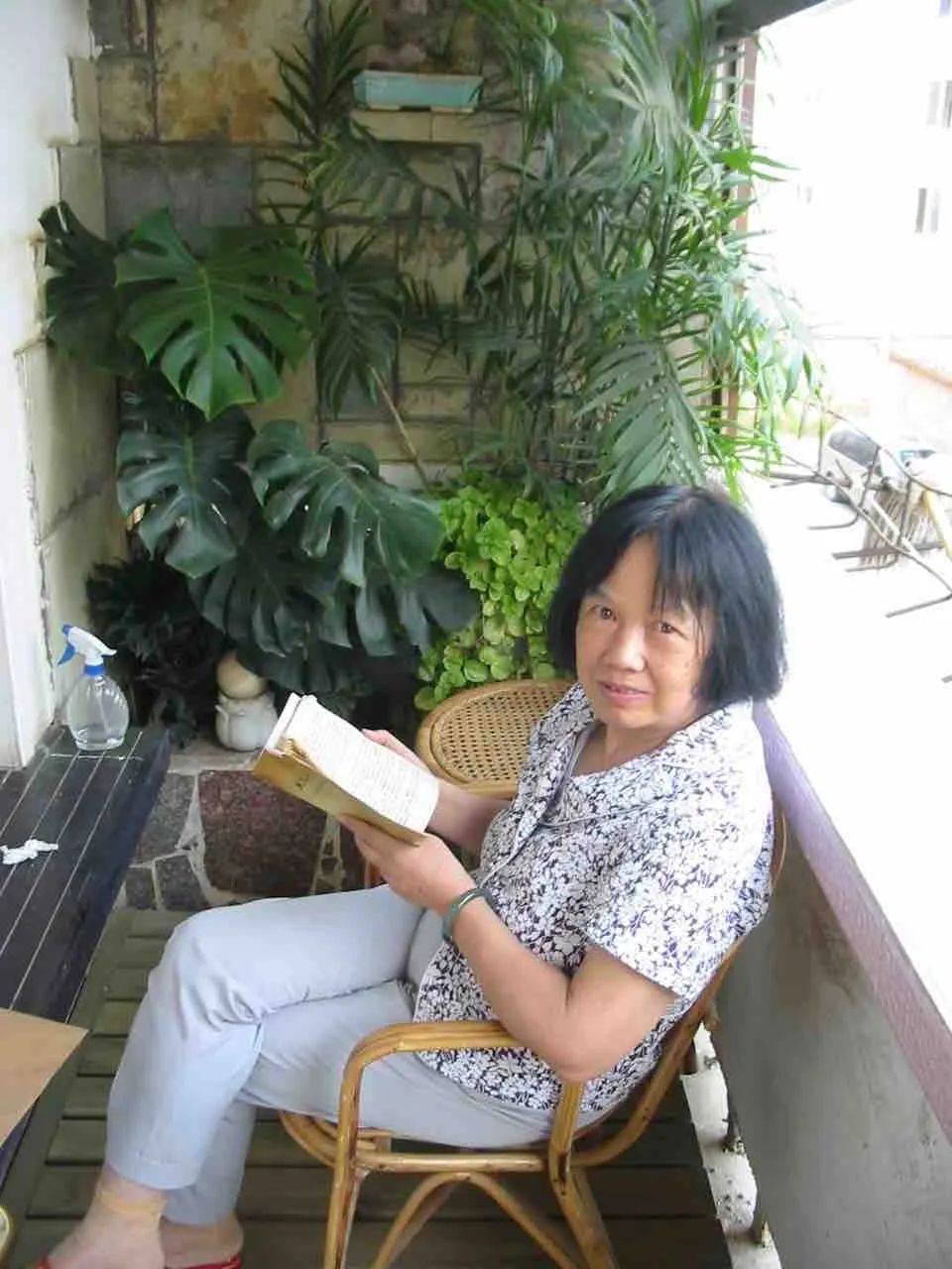 花桥|桂林人 "中国芯片之母",桂林籍女科学家黄令仪:这一生,只为一颗