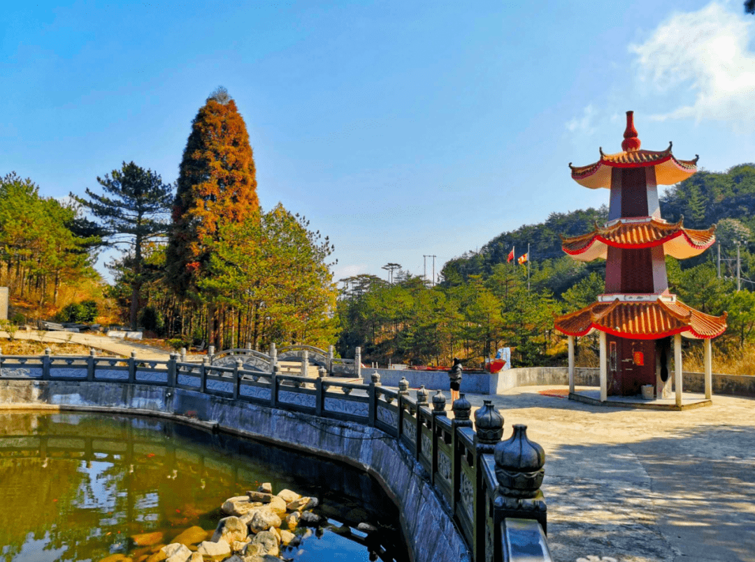 湖梅花山野生资源保护区"洞中桂林"——龙崆洞邓子恢纪念馆百年国学