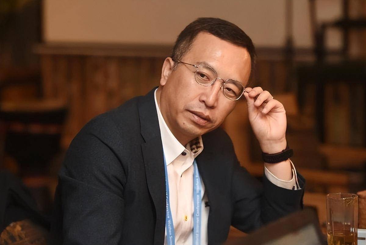 荣耀老总赵明放话:替代华为成友商学习标杆,系统要干翻苹果ios_续航