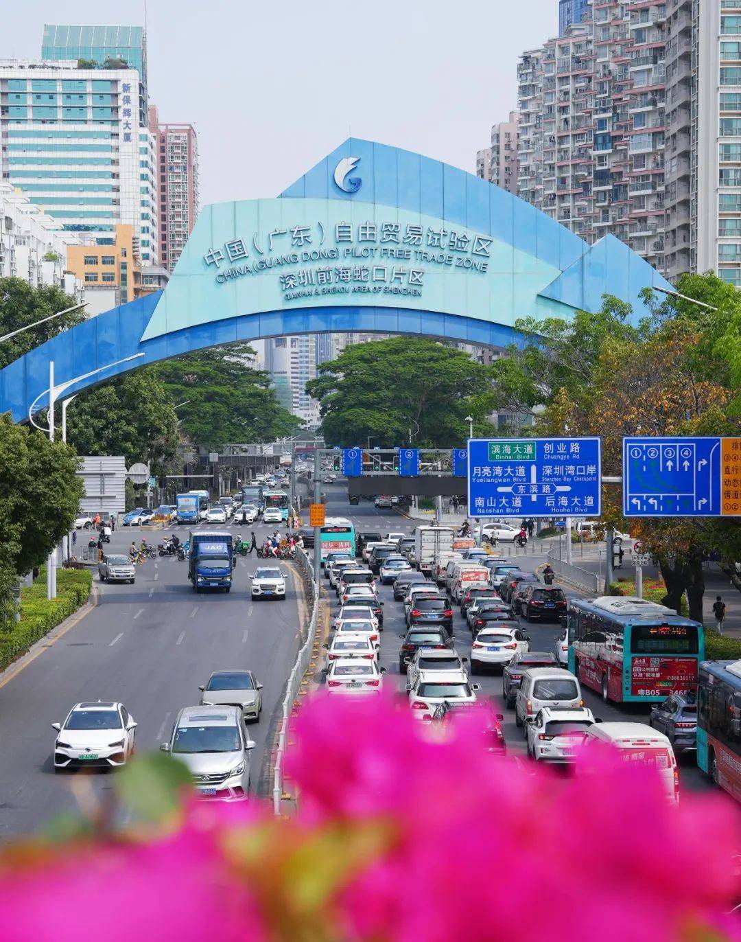 通道串起前海,蛇口和后海三大版块横跨南山区东西的东滨路东滨路就是