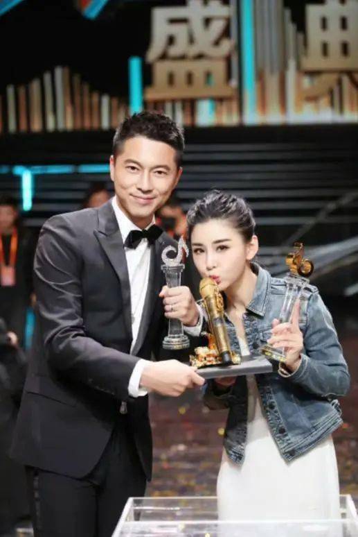 曝演员王雷当戏霸改剧本，黄轩不满与之反目大吵，导演也被气走_演技_网友_片场