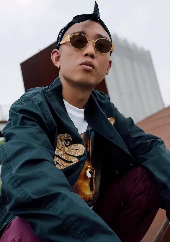 热狗歌词又打擦边球：baby直回！你忘了《差不多先生》被禁过？