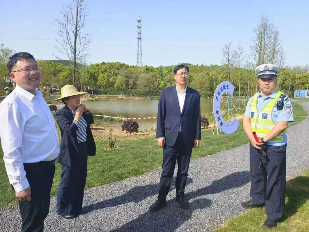 周天斌强调,"五一"假期旅游消费市场持续升温,要重点做好旅游接待