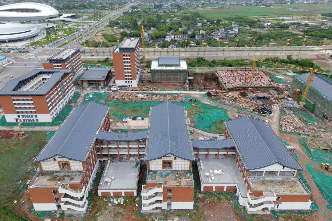 乐山市苏稽新区大学城(二期)假期建设忙_项目_施工_建筑