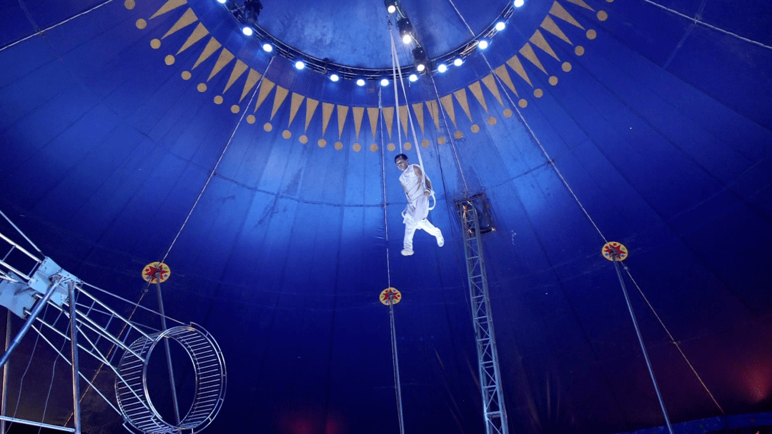 邛海大石板古村欢乐大马戏运营策划王诗璐介绍,大石板古村是我们乡村