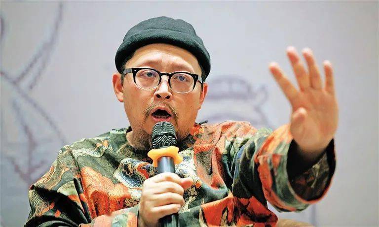 史航在个人微博@鹦鹉史航 发布消息称:网上涉及我的文字,我看到了