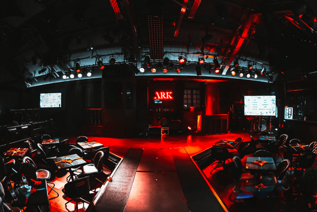 ark live house地址:四川北路989弄35今潮8弄10号楼记者:石思嘉图片