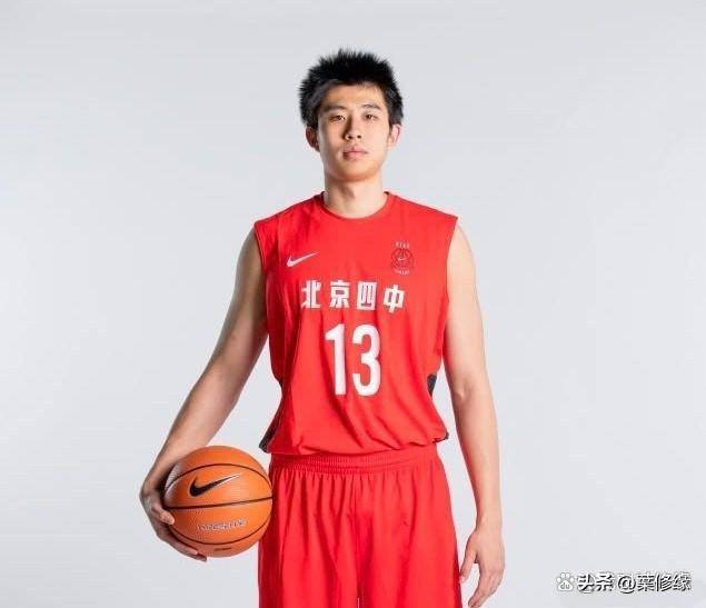 清华大学大胜首都经贸59分,昔日北京四中“大杀器”周睿亨回来了_比赛_时间_时期
