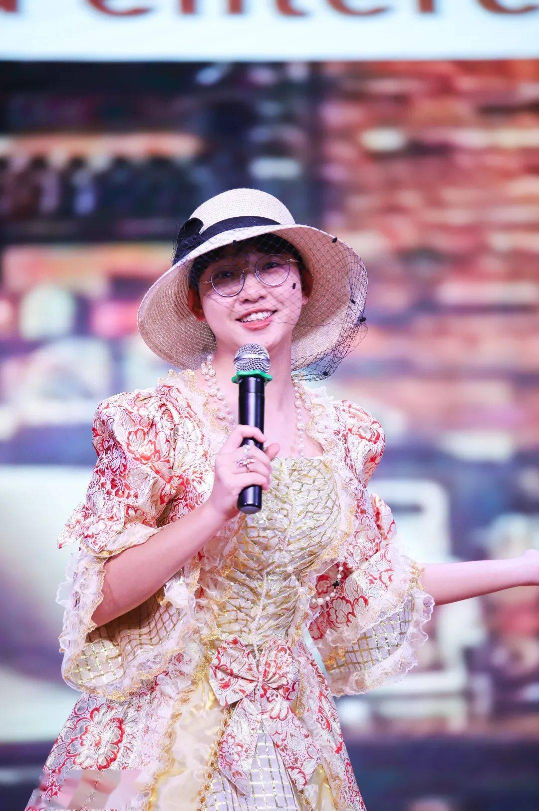 节目共16个剧组,特别邀请到黄江萍,张文波,刘珍珠,罗亚莲,闫静,曹静雯